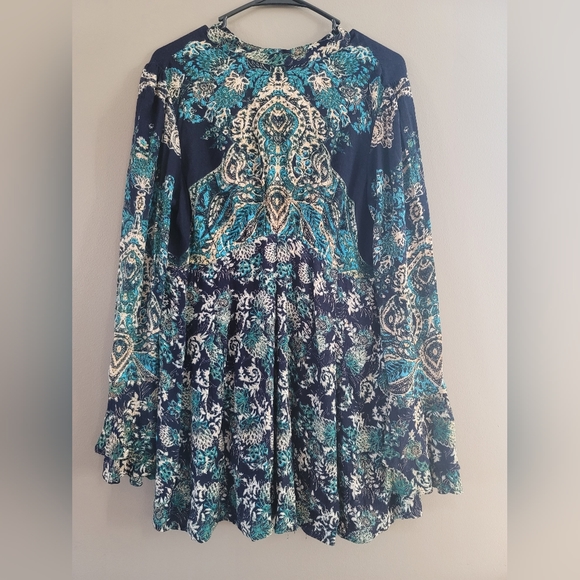 ✨️ FREE PEOPLE ✨️ | Lady Luck 🍀 Tunic | Long Bell Sleeves | Small | EUC - Picture 4 of 7